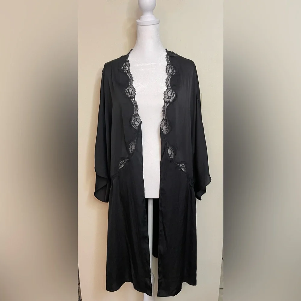 Victoria’s Secret Satin Crochet Lace-Trim Kimono Robes Cover-Up. size XS/S. NWT - Picture 3 of 17